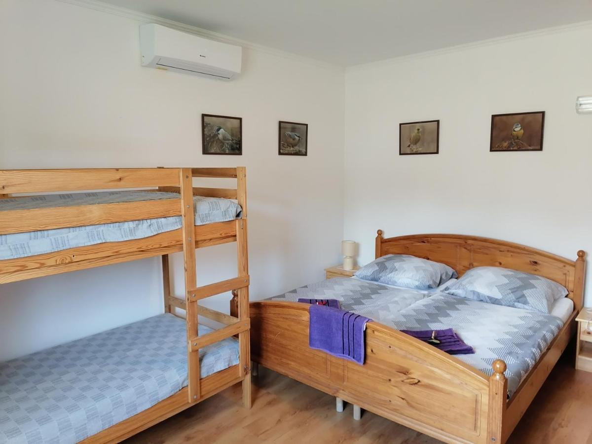 8888 Apartmanhaz Lispeszentadorján Exteriör bild