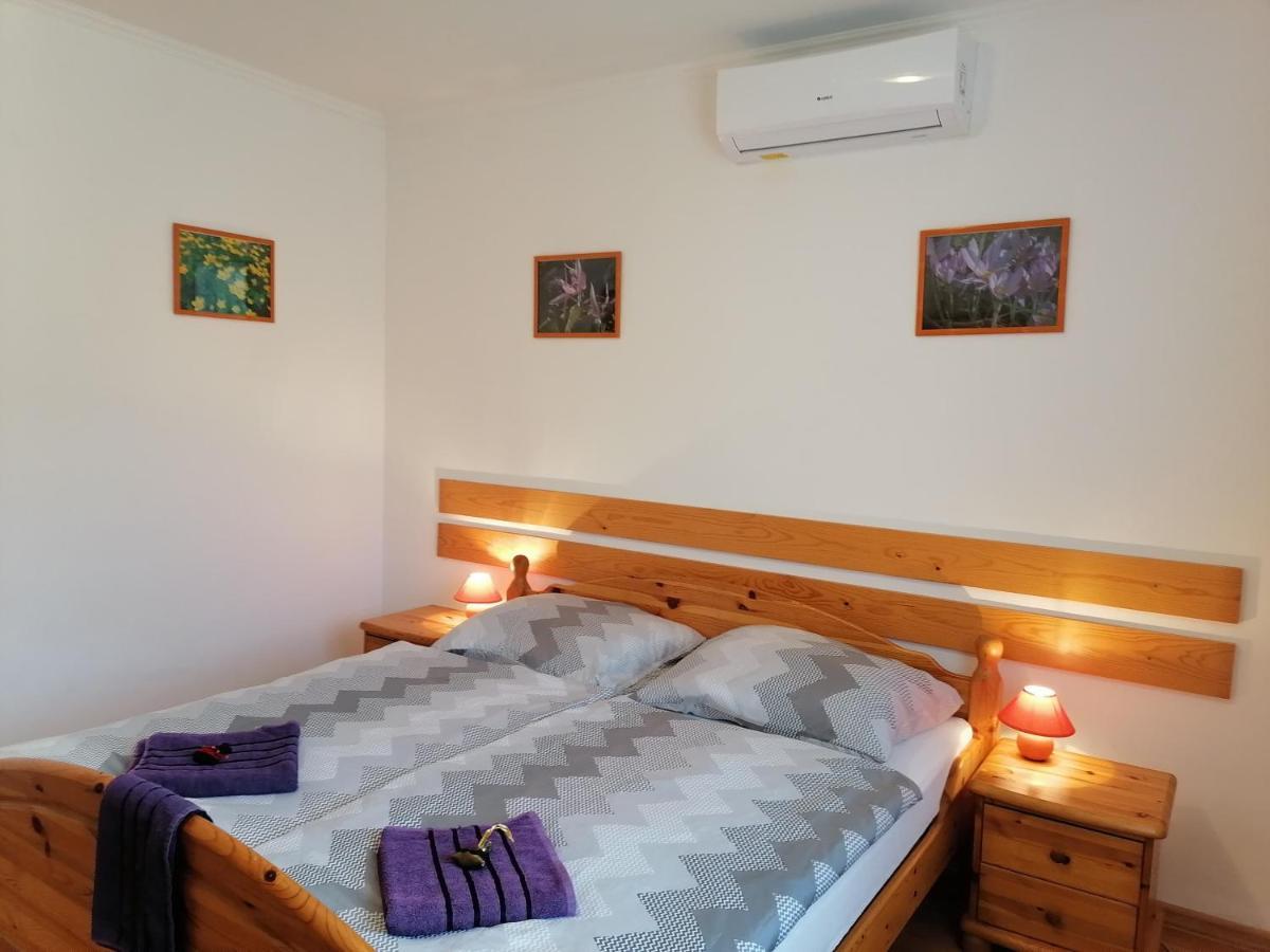 8888 Apartmanhaz Lispeszentadorján Exteriör bild