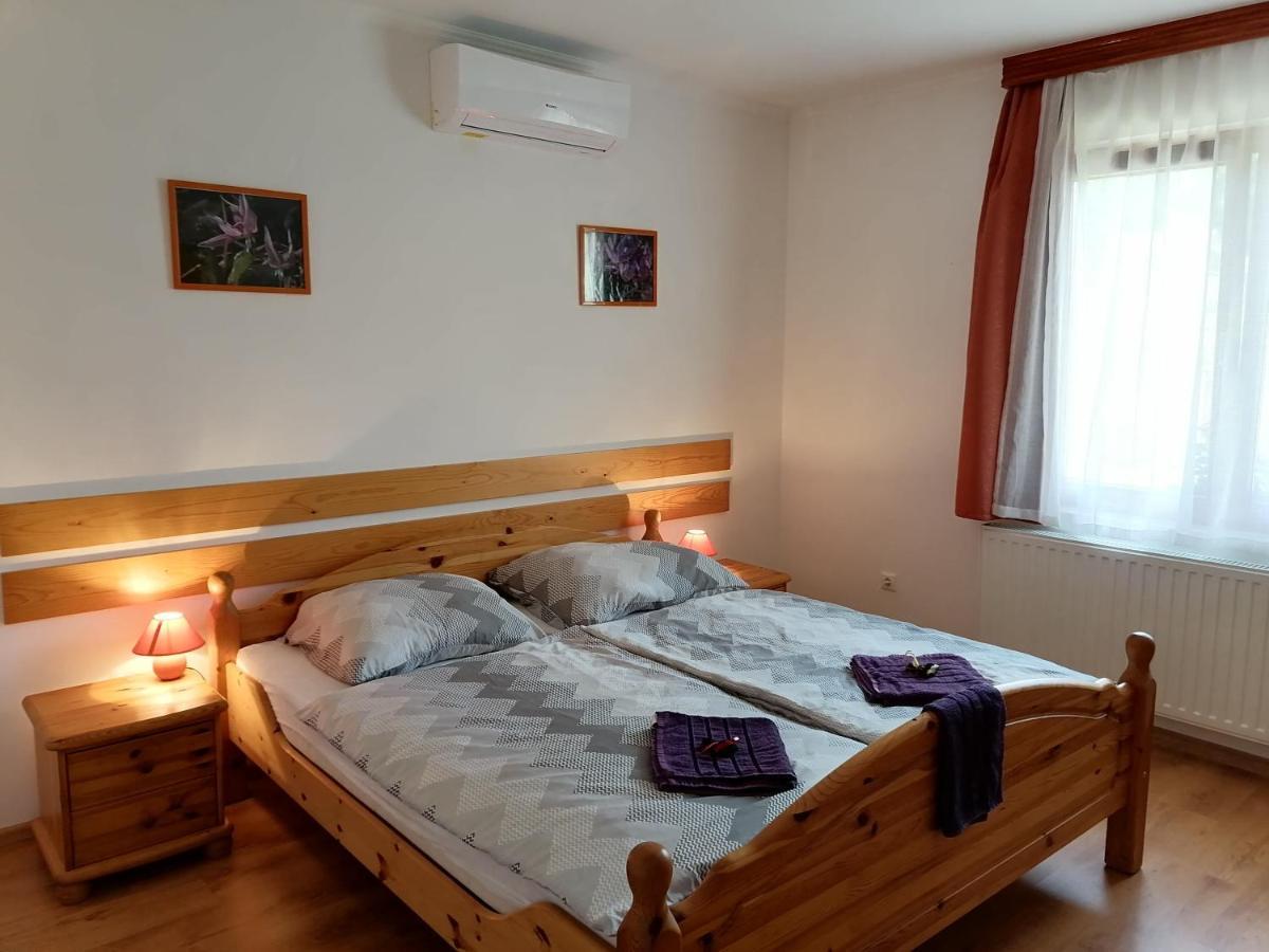 8888 Apartmanhaz Lispeszentadorján Exteriör bild