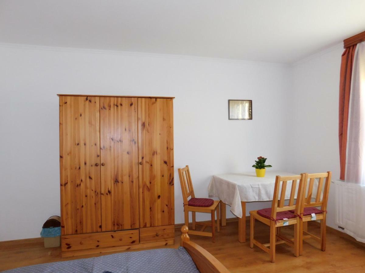 8888 Apartmanhaz Lispeszentadorján Exteriör bild