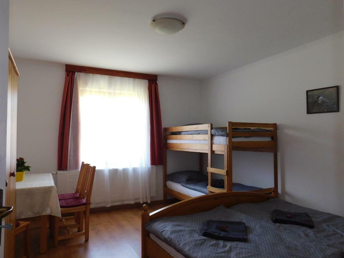 8888 Apartmanhaz Lispeszentadorján Exteriör bild