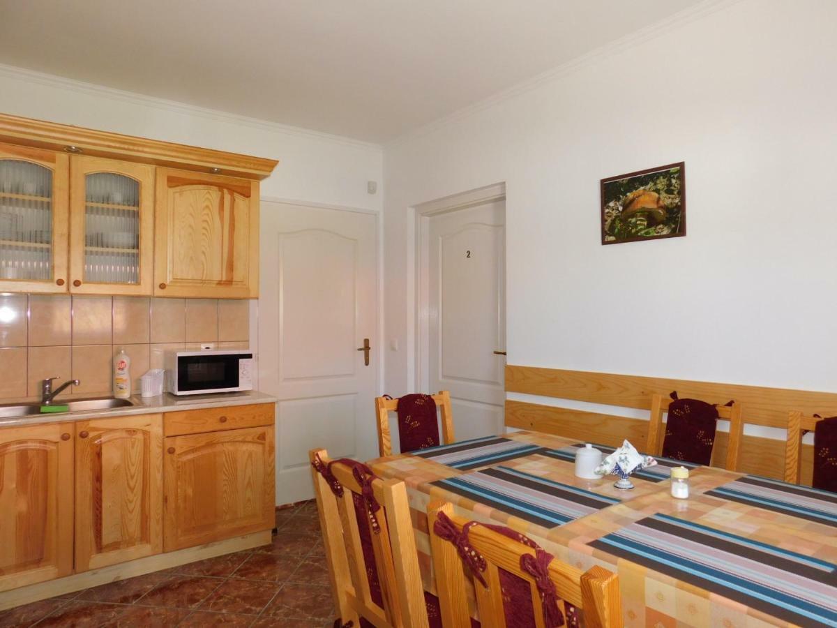 8888 Apartmanhaz Lispeszentadorján Exteriör bild